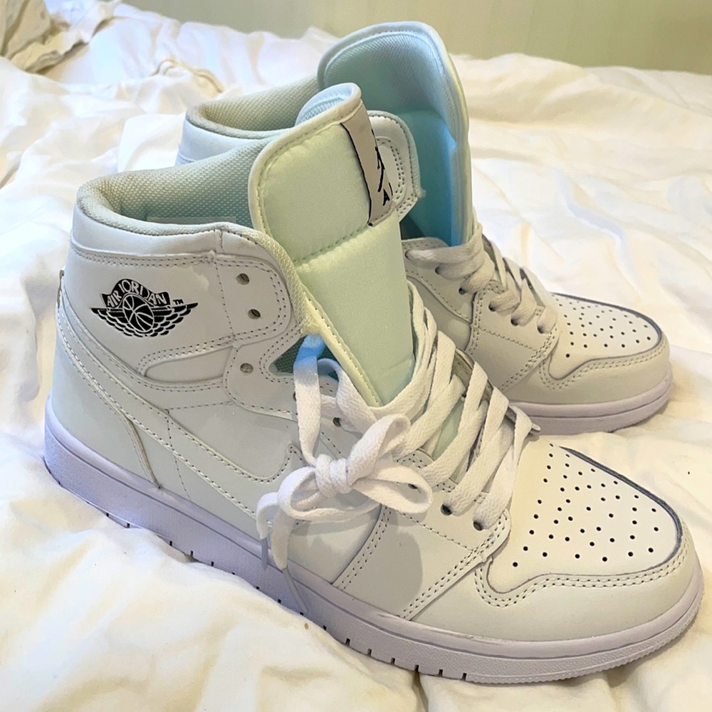 New Nike High tops in white, worn once.